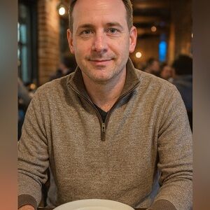 UNTUCKit 100% Merino Wool Crewneck Sweater Men’s Medium